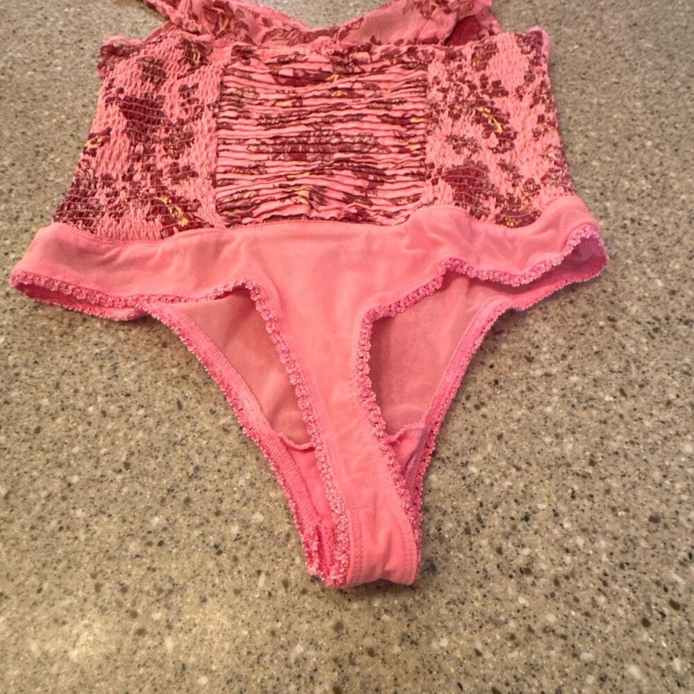 FREE PEOPLE Weekend Plans Pink Smocked Floral Ruffle Bodysuit - Picture 12 of 16